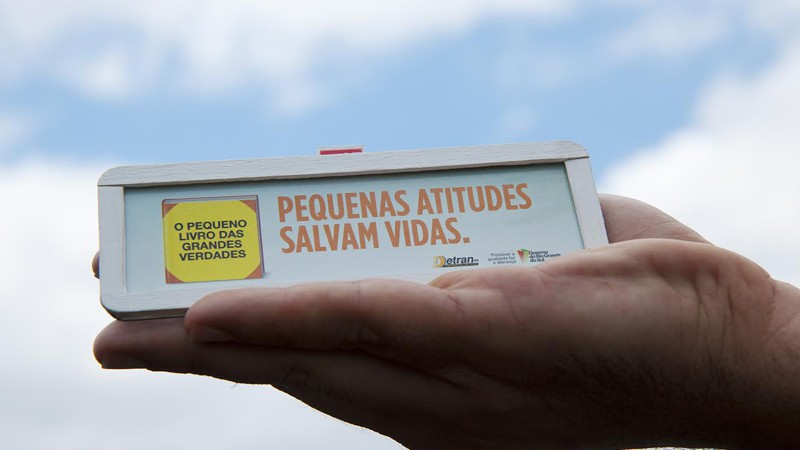Mídia externa proporcional ao produto
