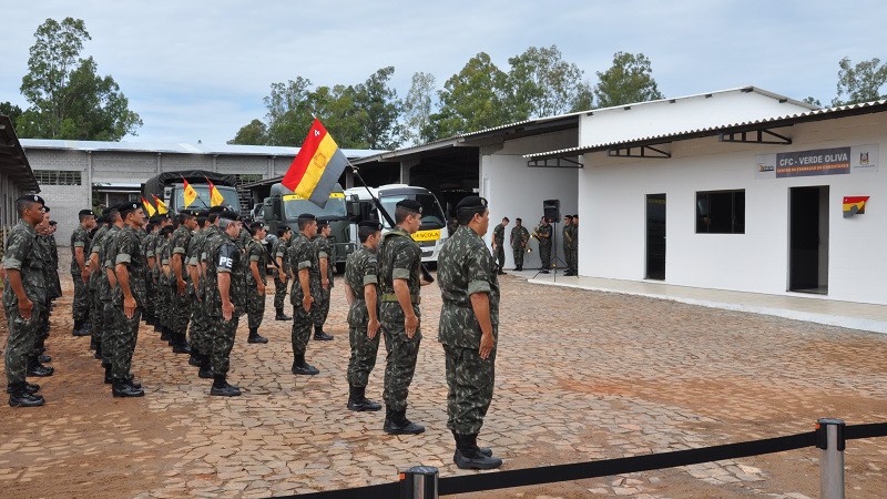 O Detran/RS inaugurou na manhã de sexta (27) o primeiro Centro de Formação de Condutores do Exército Brasileiro do Estado, o CFC Verde Oliva, em Santa Maria
