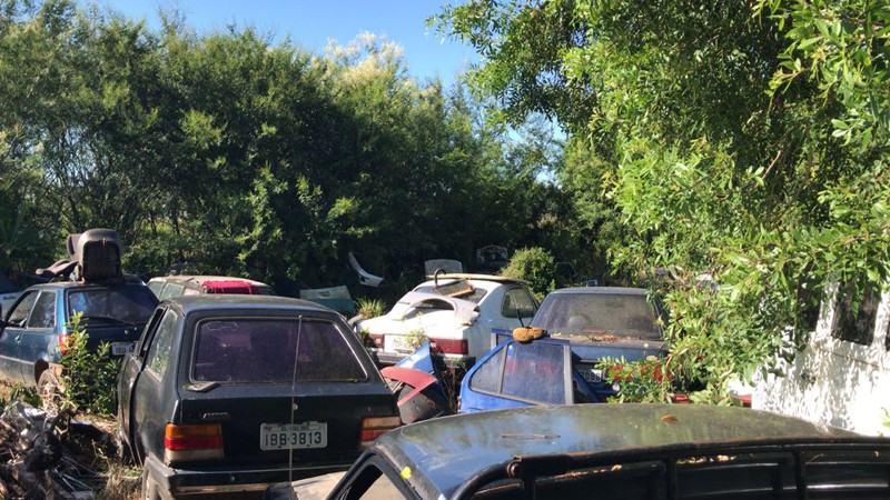 Um estabelecimento foi interditado e cerca de 30 toneladas de sucata automotiva recolhida em Candelária