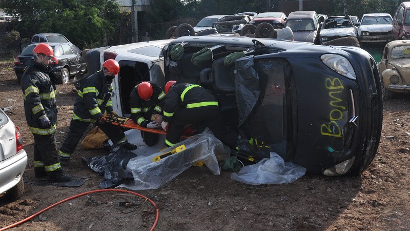 A parceria com o Detran/RS permite utilizar, sem custos, sucatas de material mais resistente e com mais itens de segurança do que as de carros velhos que costumavam ser compradas para esse tipo de atividade