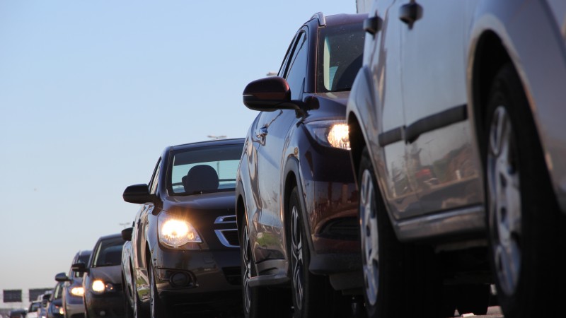 carros fila trânsito estrada