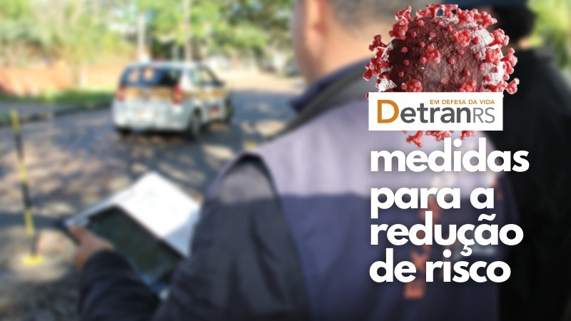 Imagem desfocada de examinador aplicando uma prova prática de direção