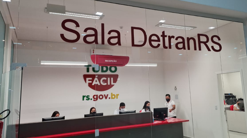 Foto da frente da sala de atendimento do DetranRS no TudoFácil Lajeado