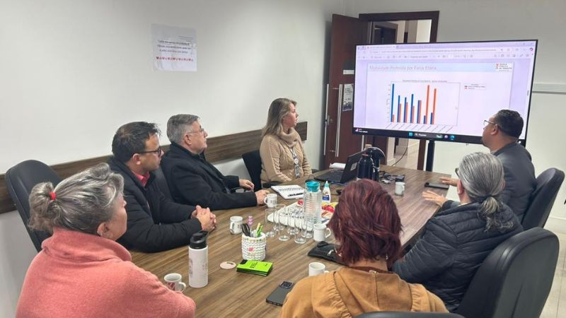 reunião com integrantes da escola pública de trânsito e da secretaria de justiça, cidadania e direitos humanos.