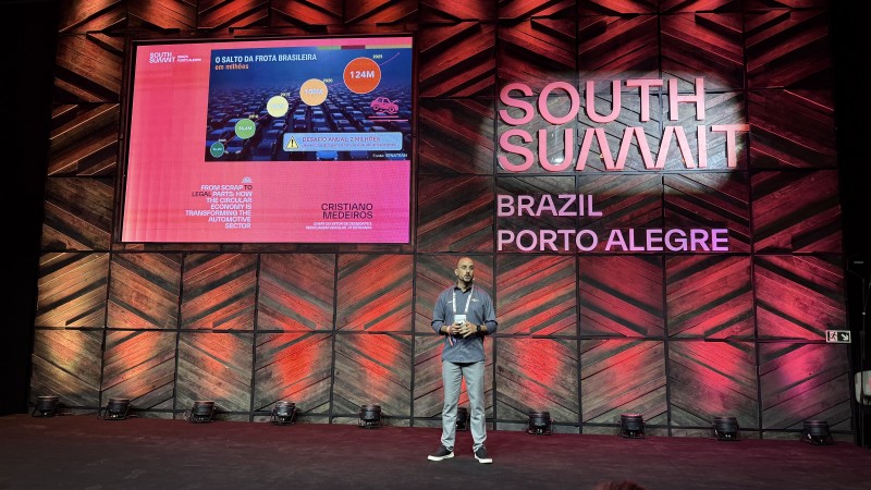 O servidor do DetranRS, Cristiano Medeiros faz sua apresenta&ccedil;&atilde;o, no palco Demo Stage, no South Summit Brazil 2026.